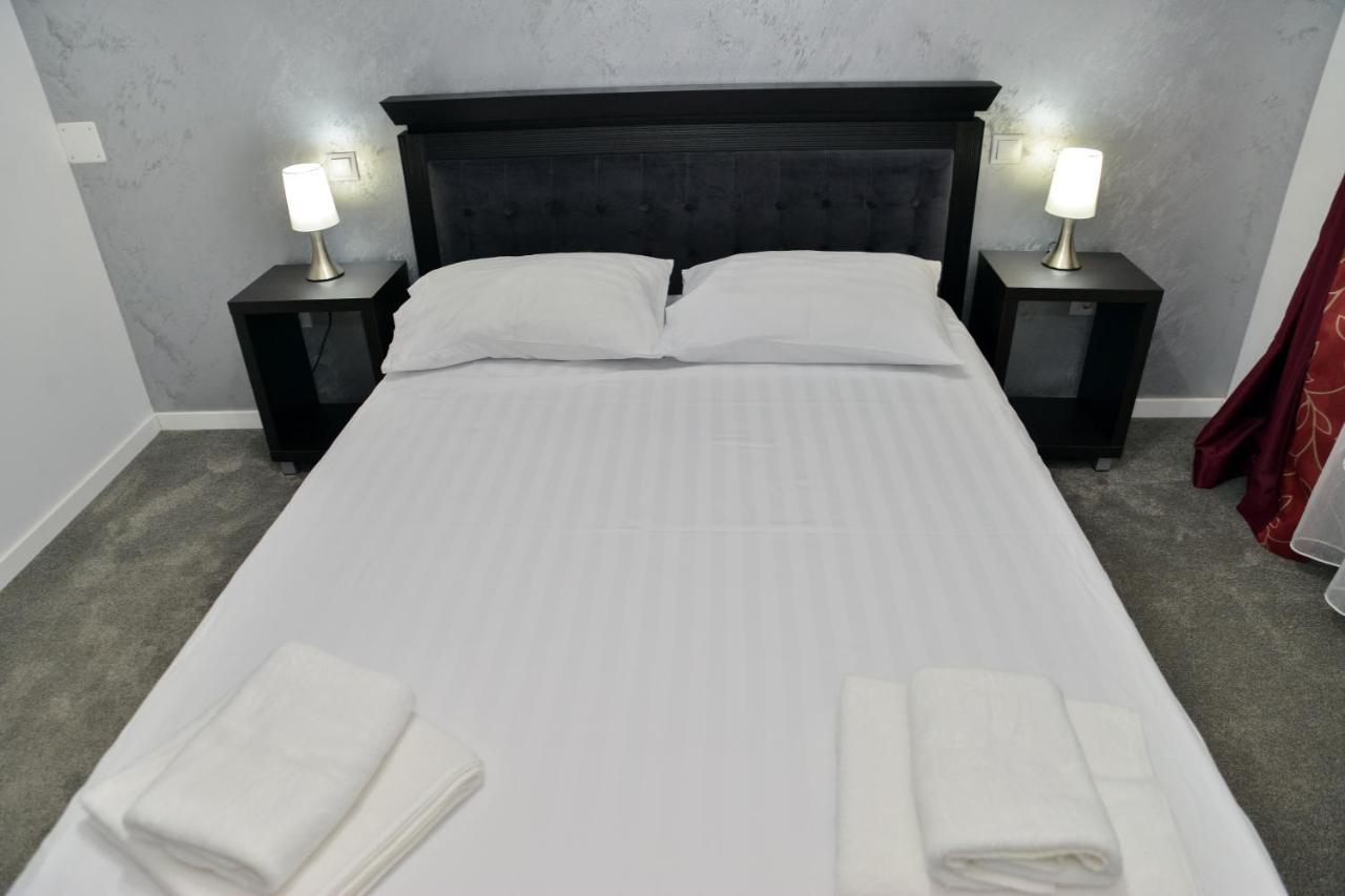 Casa Avram Villa Râmnicu Vâlcea Kültér fotó