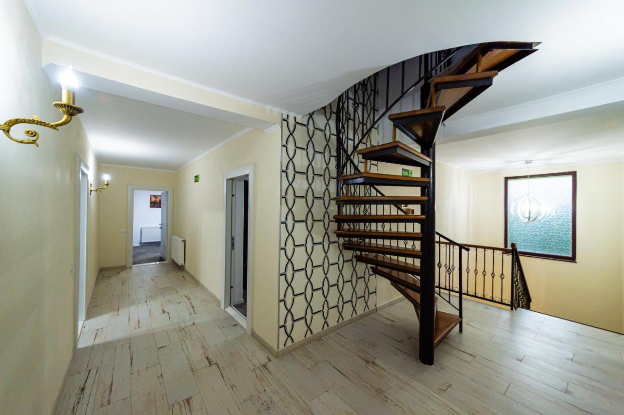Casa Avram Villa Râmnicu Vâlcea Kültér fotó