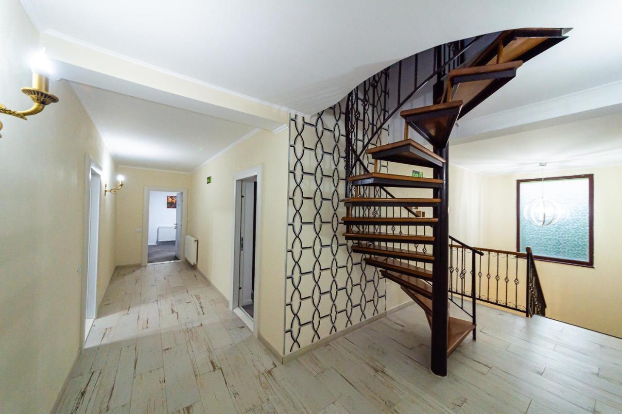 Casa Avram Villa Râmnicu Vâlcea Kültér fotó